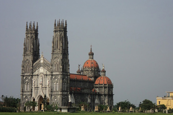 vinh20phu20cathedral20-20imgur22062014022426.jpg