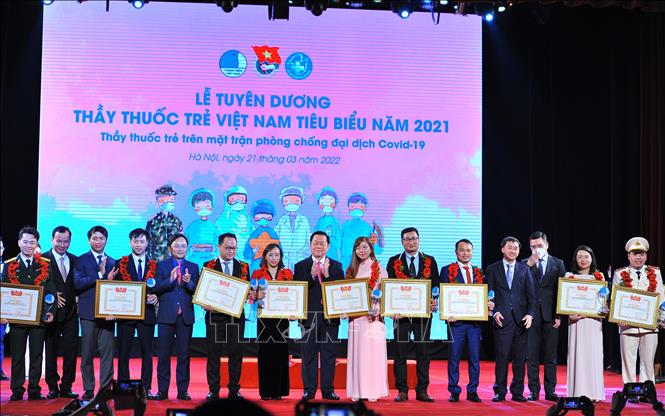 vinh_danh_thay_thuoc_tre_21032022_02_07343322032022.jpeg