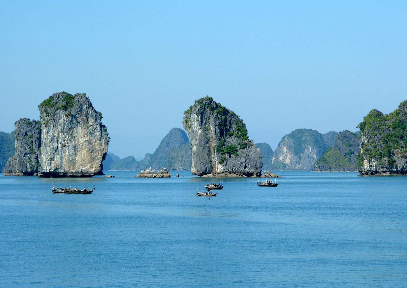 vinhhalong.jpg