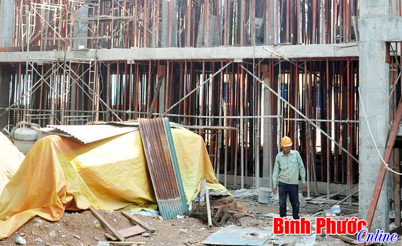 Vì sao giải ngân vốn xây dựng cơ bản chậm? Vì sao giải ngân vốn xây dựng cơ bản chậm?