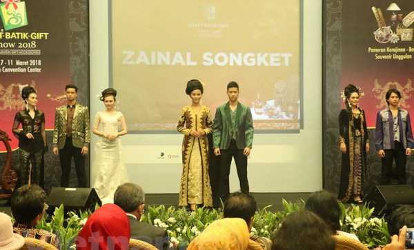 Indonesia quảng bá vải Batik và các sản phẩm thủ công xuất khẩu Indonesia quảng bá vải Batik và các sản phẩm thủ công xuất khẩu