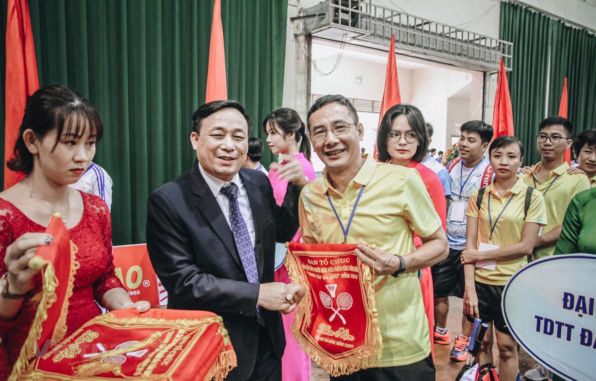 vnpcau-long-giao-vien03112019071131.jpg