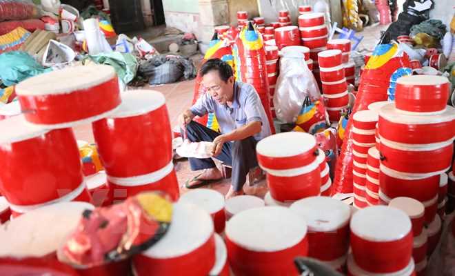 Trở về ngôi làng tuổi thơ, nơi giữ gìn đồ chơi trung thu truyền thống