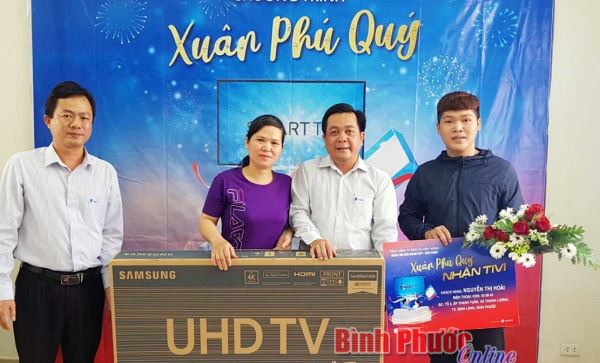 VNPT Bình Phước trao thưởng “Xuân phú quý - nhận tivi” VNPT Bình Phước trao thưởng “Xuân phú quý - nhận tivi”