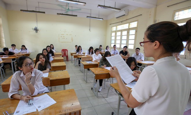 Gần 1 triệu thí sinh đi làm thủ tục kỳ thi THPT Quốc gia 2018