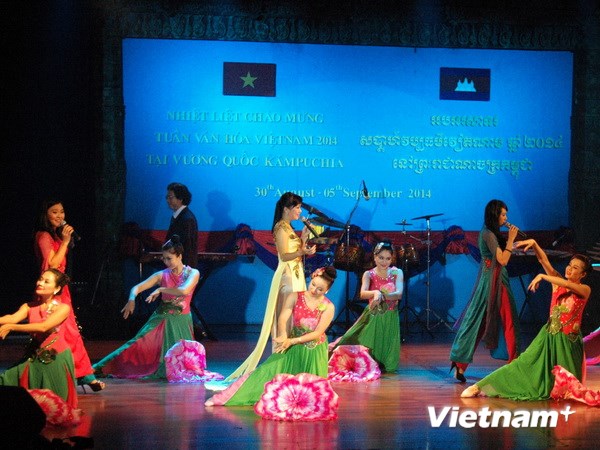 Tưng bừng Tuần Văn hóa Việt Nam tại Campuchia