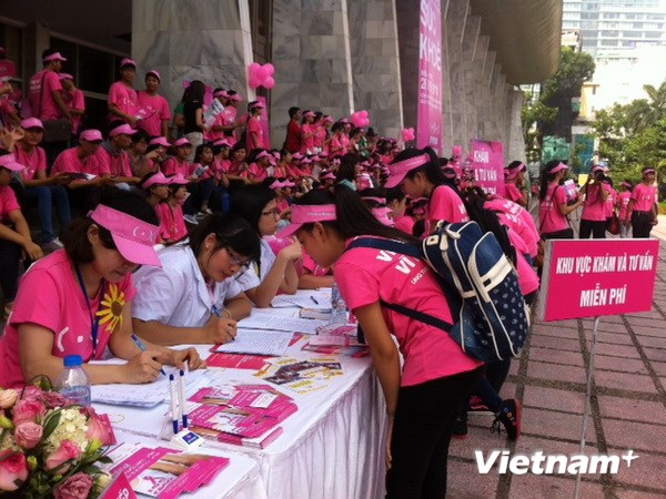 Bộ Y tế phát động ngày hội truyền thông phòng chống ung thư vú Bộ Y tế phát động ngày hội truyền thông phòng chống ung thư vú