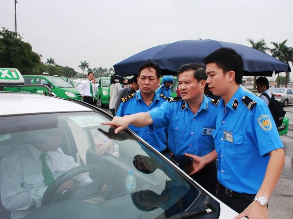 Kinh doanh vận tải ở Hà Nội: Nhìn đâu cũng thấy sai phạm