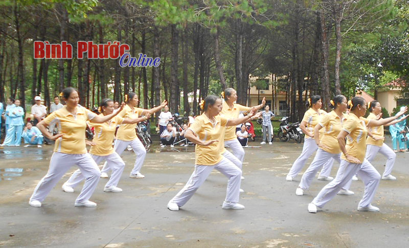 Vui khỏe với Câu lạc bộ dưỡng sinh xã Tân Tiến Vui khỏe với Câu lạc bộ dưỡng sinh xã Tân Tiến