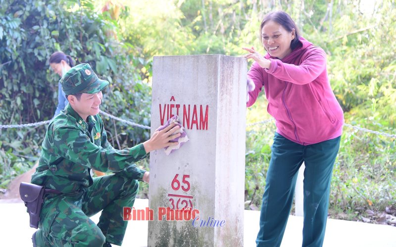 Vững chắc thế trận lòng dân