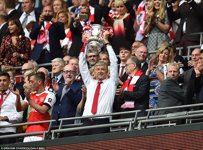 wenger280528052017024111.jpg