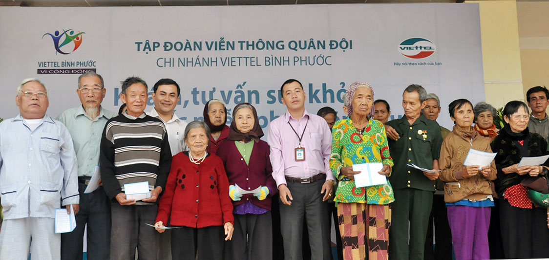 Viettel Bình Phước khám bệnh, tư vấn sức khỏe cho đối tượng chính sách Viettel Bình Phước khám bệnh, tư vấn sức khỏe cho đối tượng chính sách