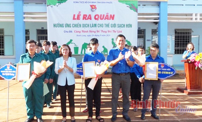 200 đoàn viên thanh niên tham gia chiến dịch làm cho thế giới sạch hơn 200 đoàn viên thanh niên tham gia chiến dịch làm cho thế giới sạch hơn