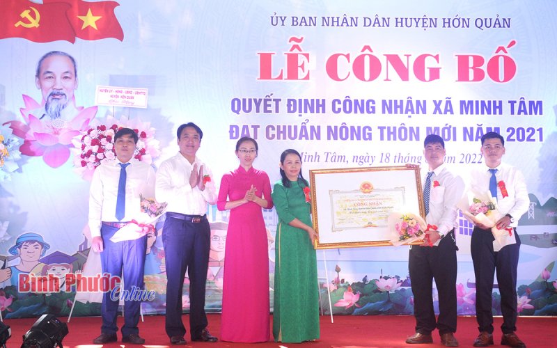 Xã Minh Tâm đạt chuẩn nông thôn mới