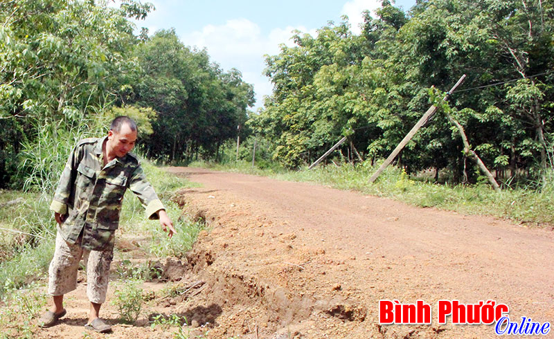 Khuất tất làm đường, không rõ ràng thu tiền ủng hộ Khuất tất làm đường, không rõ ràng thu tiền ủng hộ
