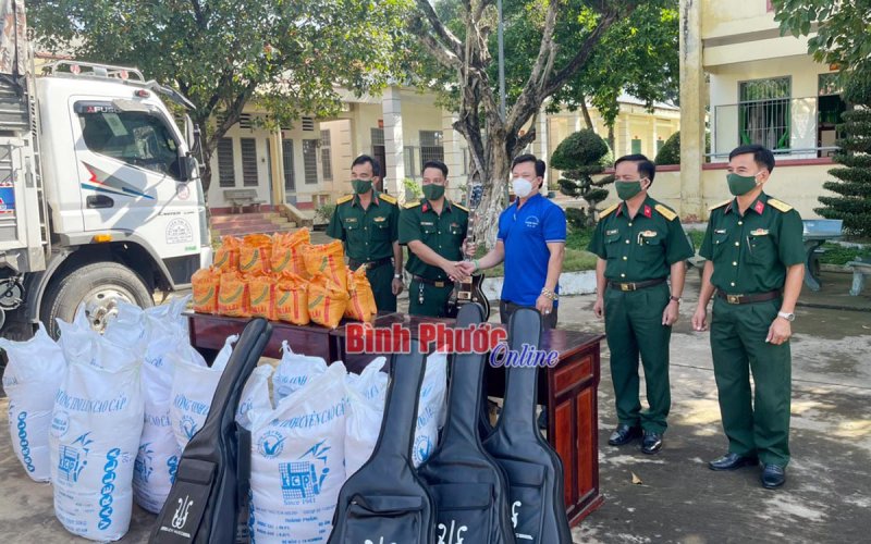 Xây dựng LLVT tỉnh vững mạnh toàn diện Xây dựng LLVT tỉnh vững mạnh toàn diện