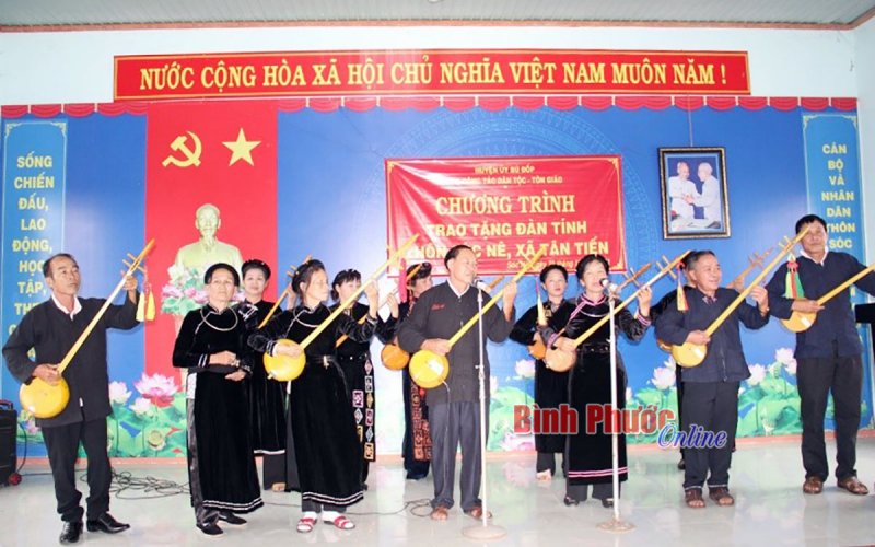 Xây dựng nông thôn mới từ sức dân