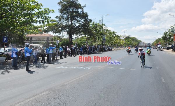 Bùi Thị Quỳnh và Nguyễn Thị Thi đồng Nhất Bùi Thị Quỳnh và Nguyễn Thị Thi đồng Nhất