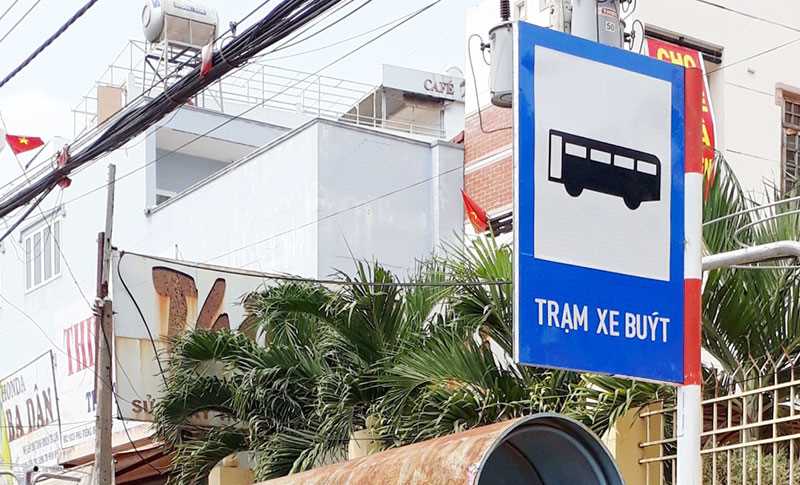 Rất cần nhà chờ xe buýt