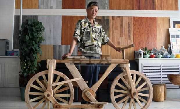 Chiếc xe đạp hoàn toàn bằng gỗ có thể hoạt động bình thường Chiếc xe đạp hoàn toàn bằng gỗ có thể hoạt động bình thường