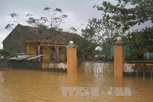 Lũ dâng cao bất ngờ cuốn trôi học sinh ở Huế và Ninh Thuận Lũ dâng cao bất ngờ cuốn trôi học sinh ở Huế và Ninh Thuận