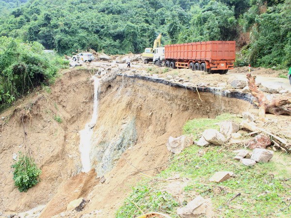 Gia Lai: Đèo An Khê vẫn tiếp tục sạt lở nghiêm trọng Gia Lai: Đèo An Khê vẫn tiếp tục sạt lở nghiêm trọng