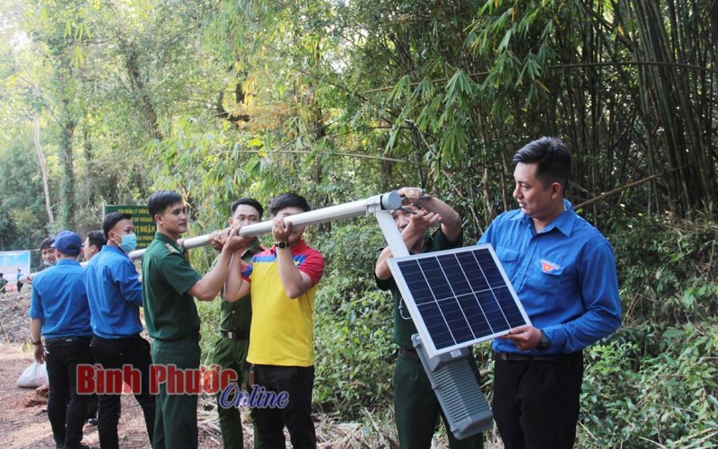 Xuân thắm tình biên giới Xuân thắm tình biên giới