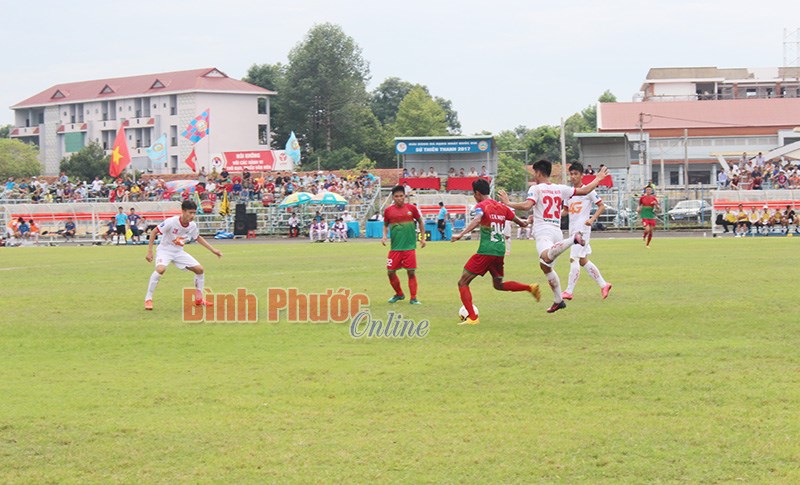 Vòng 8 giải bóng đá hạng Nhất quốc gia: Chiến thắng gọi tên Bình Phước Vòng 8 giải bóng đá hạng Nhất quốc gia: Chiến thắng gọi tên Bình Phước