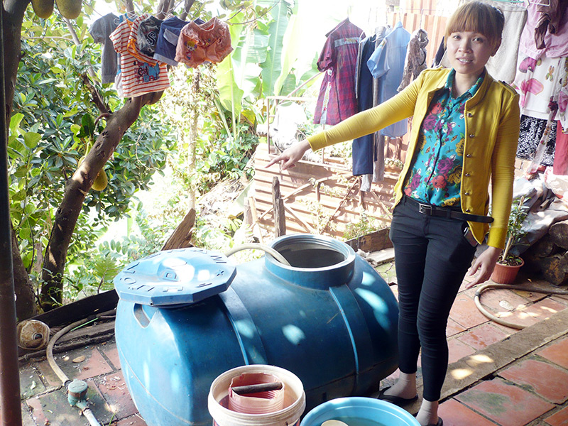 Ở sát công trình nước tập trung, dân vẫn khát Ở sát công trình nước tập trung, dân vẫn khát