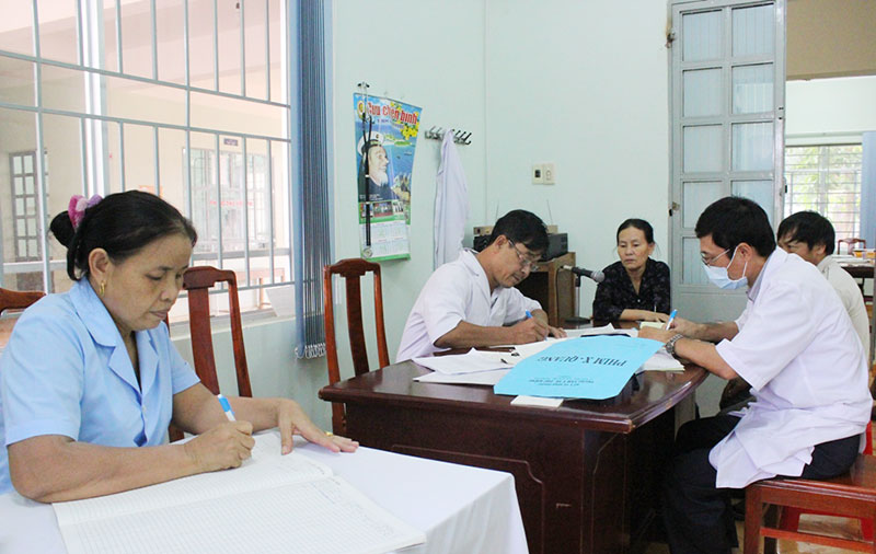 Những việc công chức, viên chức y tế được và không được làm Những việc công chức, viên chức y tế được và không được làm